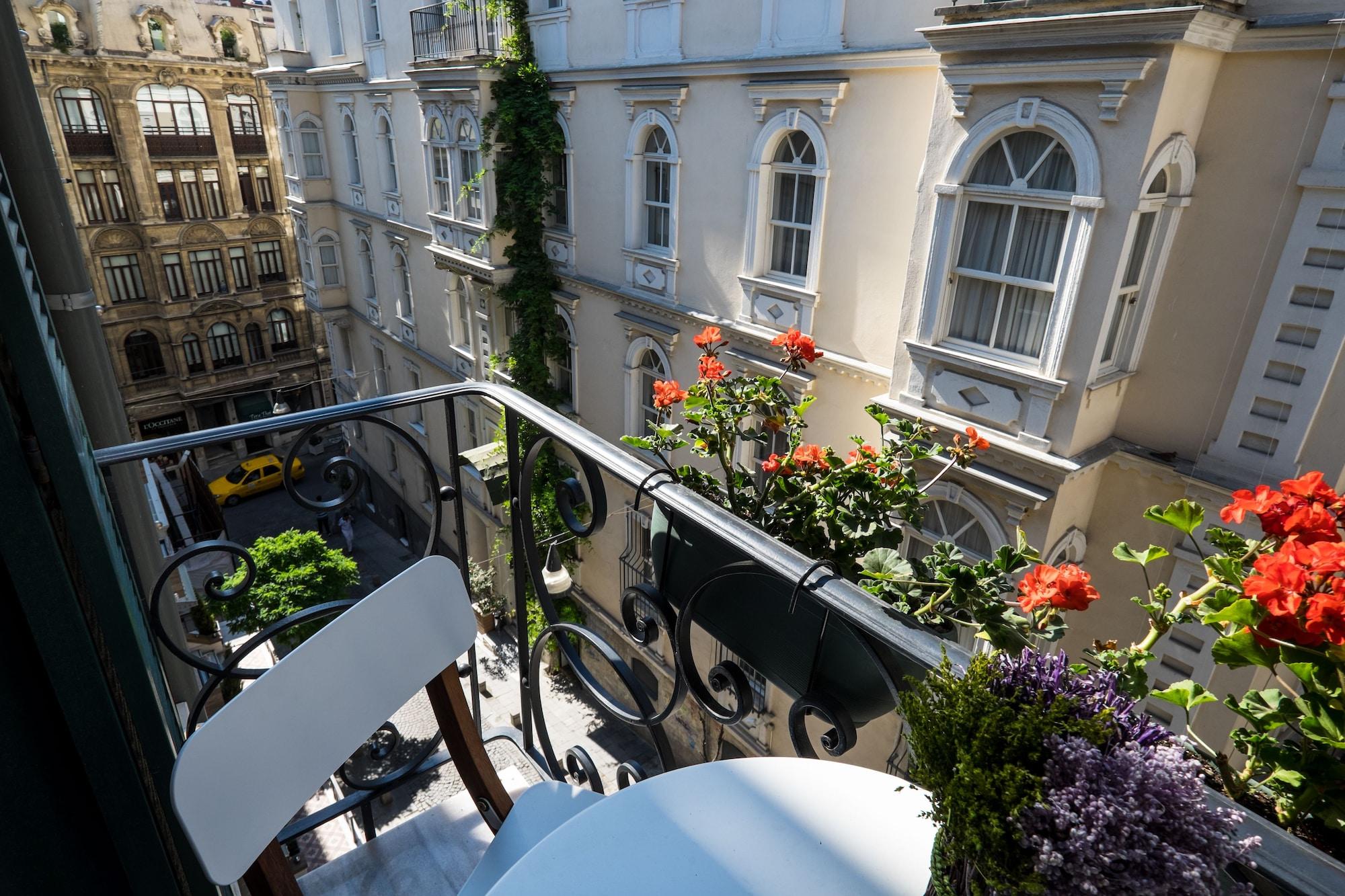 Pera Neuf Hotel Истанбул Екстериор снимка